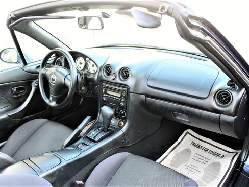 Used 2003 MAZDA MX-5 Miata UNAVAIL RWD image 21