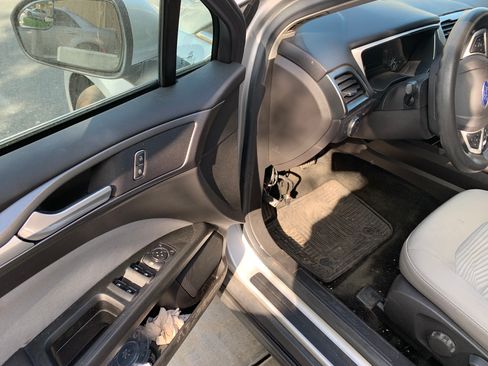 Used 2014 Ford Fusion S image 7