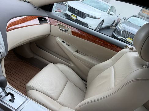 Used 2007 Toyota Solara SLE Convertible FWD image 12