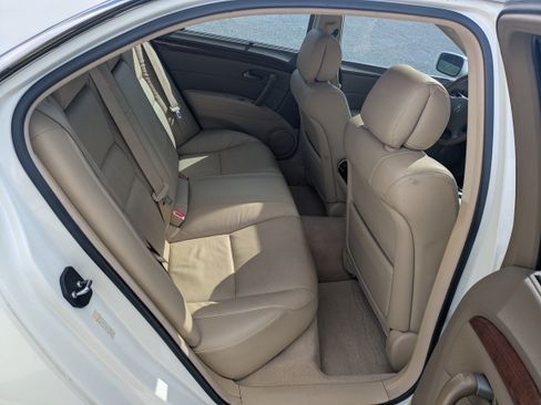 Used 2005 Acura RL image 8