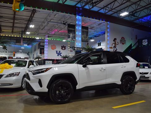 Used 2025 Toyota RAV4 XLE Premium image 3