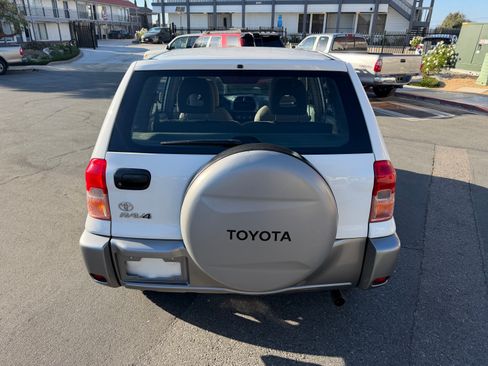 Used 2003 Toyota RAV4 2WD image 10