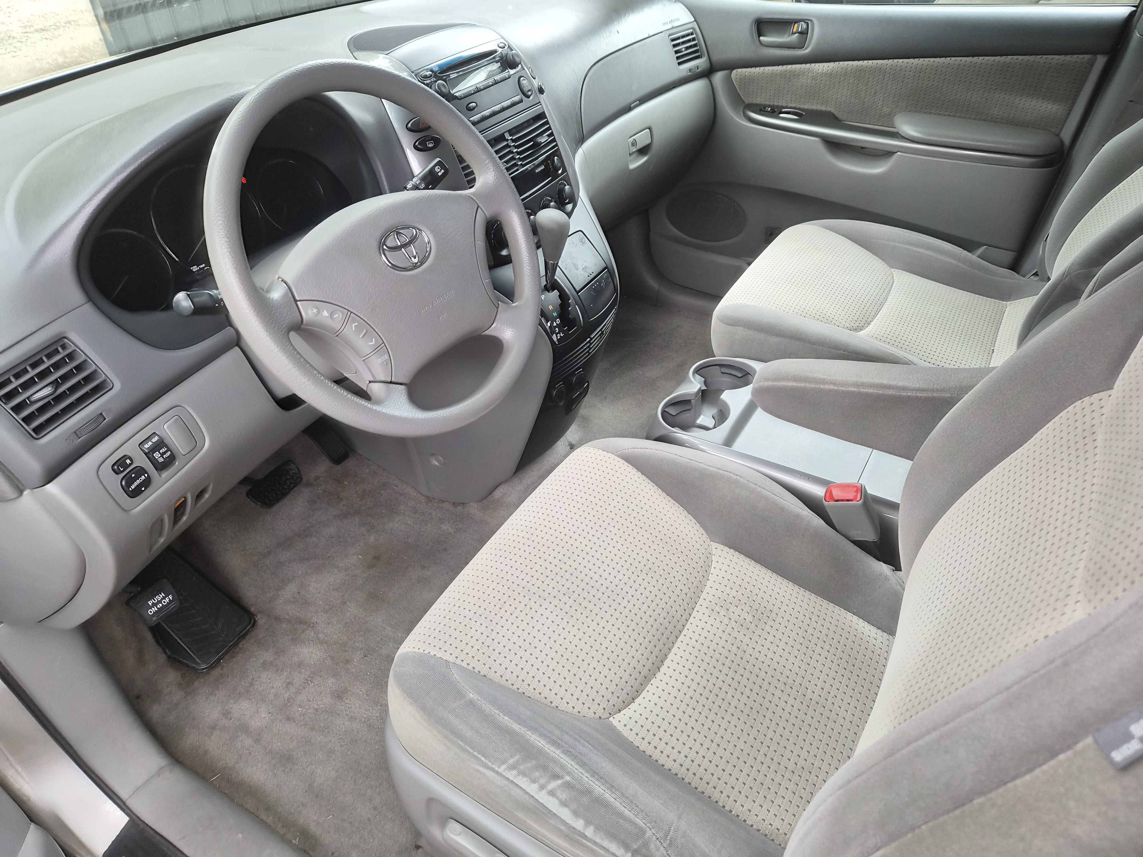 Used 2009 Toyota Sienna LE FWD image 5
