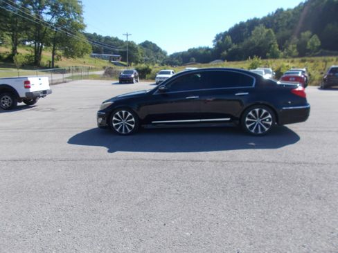 Used 2012 Hyundai Genesis 5.0 RWD image 1