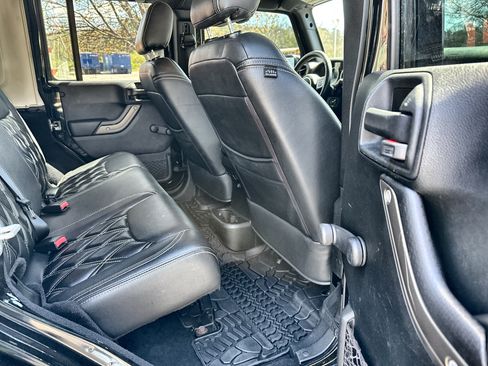 Used 2018 Jeep Wrangler Golden Eagle image 6