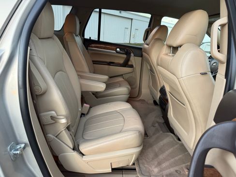 Used 2011 Buick Enclave CXL image 14