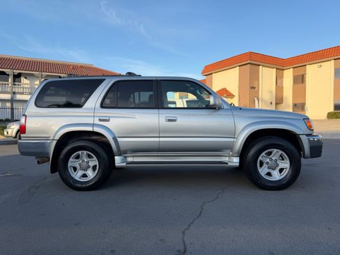 Used 2002 Toyota 4Runner SR5 image 15