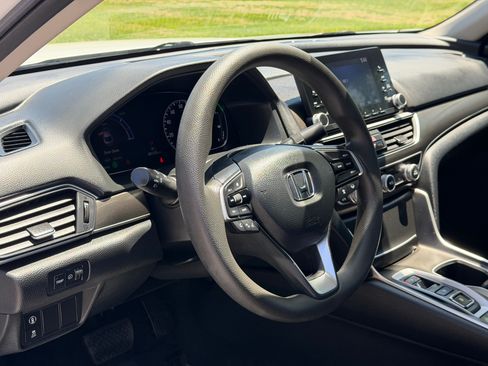 Used 2020 Honda Accord Hybrid image 14