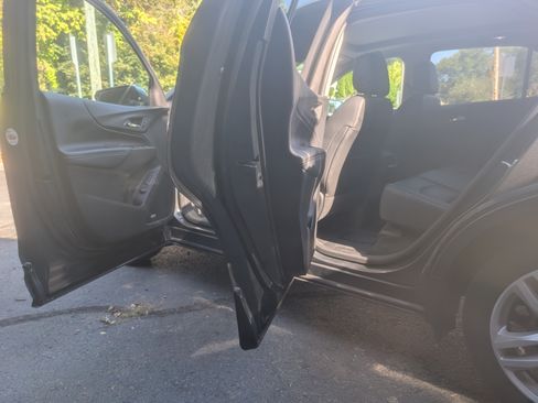 Used 2018 Chevrolet Equinox Premier image 6