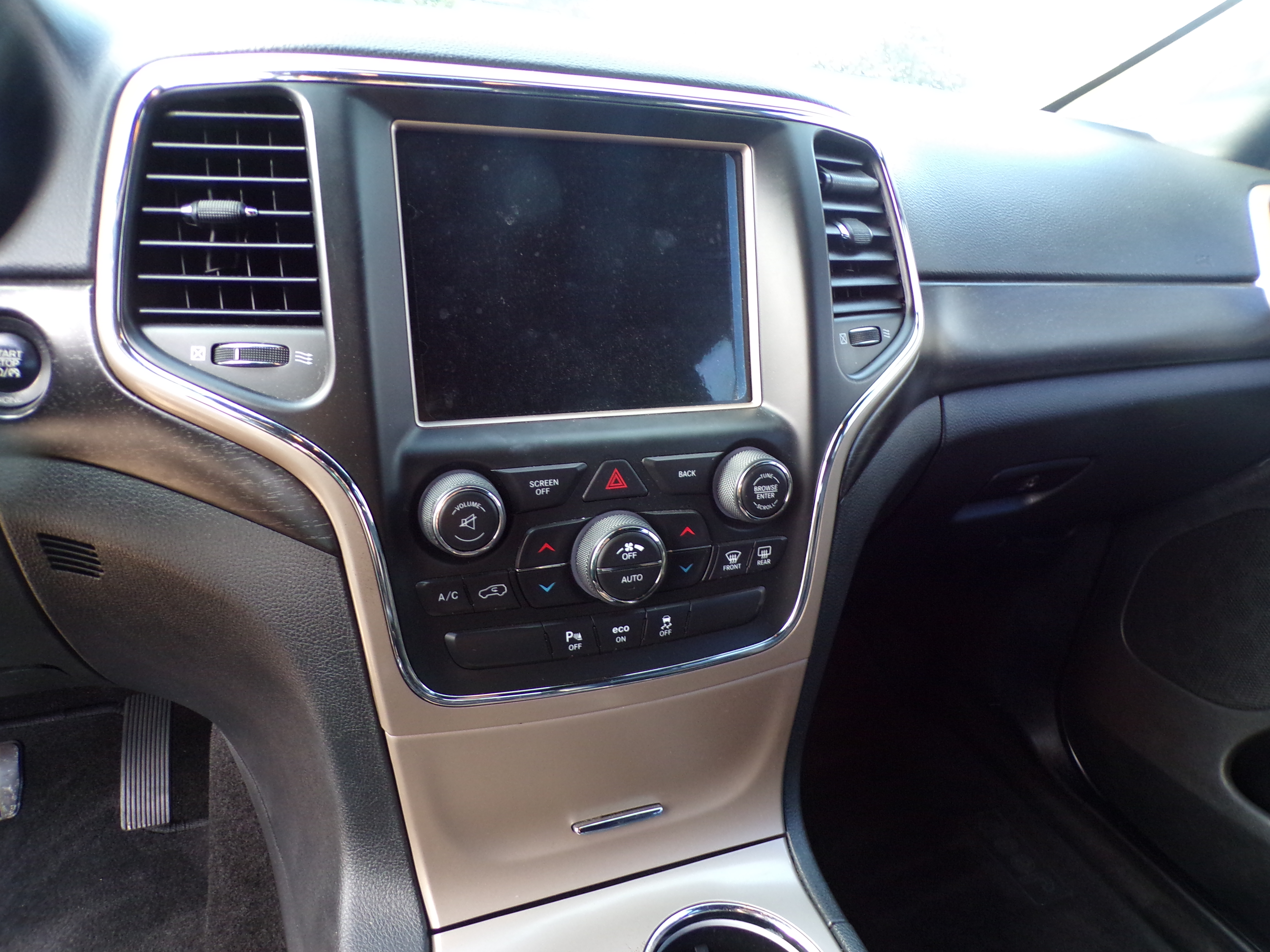 Used 2015 Jeep Grand Cherokee Altitude RWD image 13