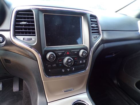 Used 2015 Jeep Grand Cherokee Altitude image 13