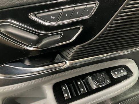 Used 2020 Lincoln Corsair image 9