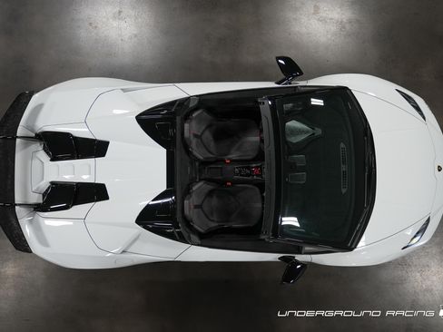 Used 2018 Lamborghini Huracan Performante image 2