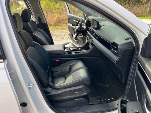 Used 2025 Honda Pilot Touring image 14