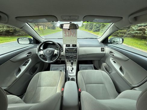 Used 2012 Toyota Corolla LE FWD image 12