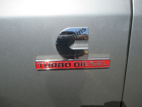 Used 2019 RAM 2500 4x4 Crew Cab Tradesman image 5