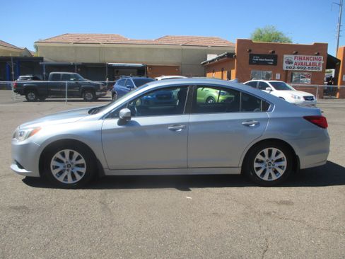 Used 2017 Subaru Legacy 2.5i Premium image 2