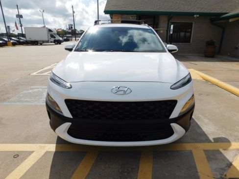 Used 2022 Hyundai Kona SEL image 3