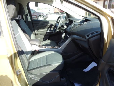 Used 2015 Ford Escape SE image 10