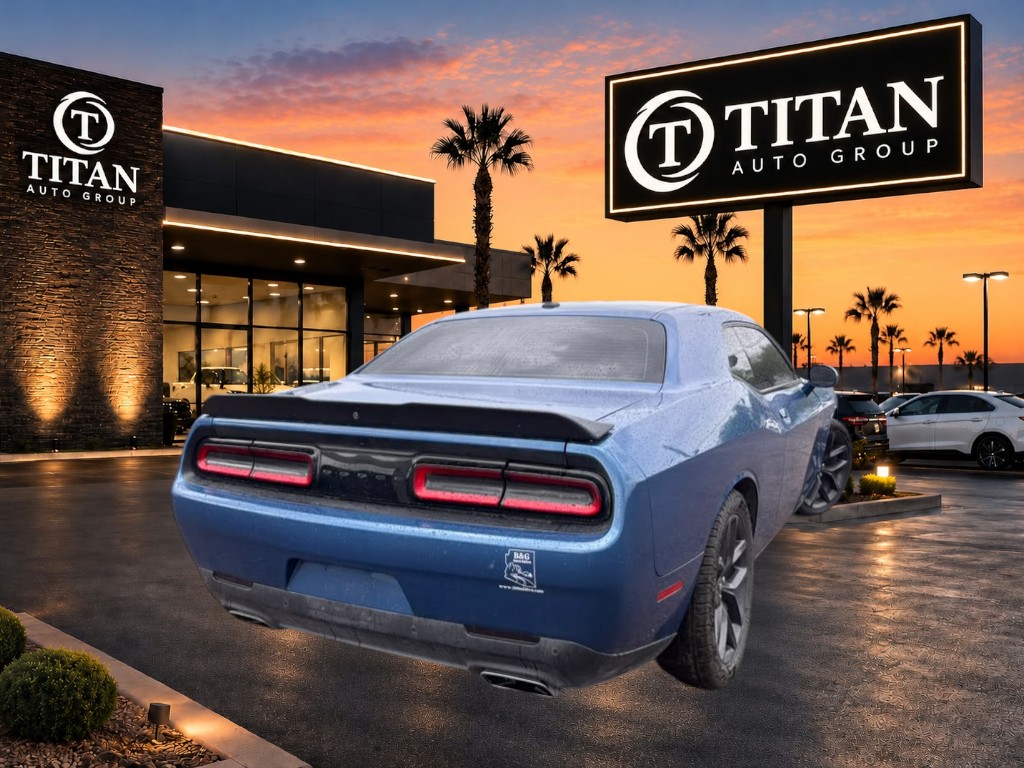 Used 2022 Dodge Challenger R/T RWD image 13
