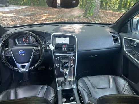 Used 2015 Volvo XC60 AWD T6 R-Design Platinum image 22