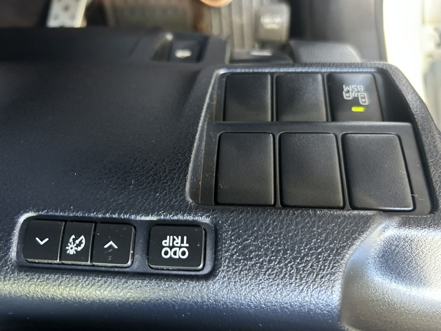 Used 2016 Lexus IS 300 AWD image 21