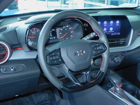 Used 2024 Chevrolet Trax RS image 14