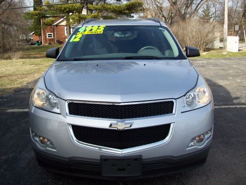 Used 2012 Chevrolet Traverse LS image 2