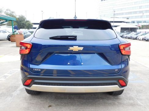 Used 2024 Chevrolet Trax LT image 6