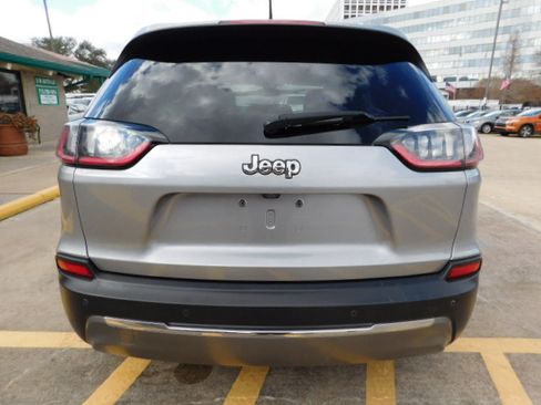 Used 2019 Jeep Cherokee Limited image 6