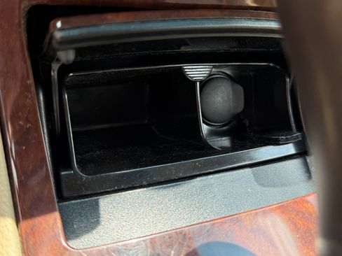 Used 2011 Buick Lucerne CXL FWD image 11