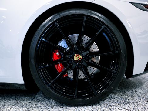 Used 2024 Porsche 911 Carrera 4S image 33