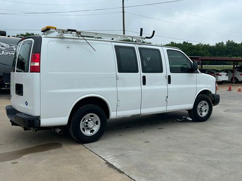 Used 2014 Chevrolet Express 2500 image 5