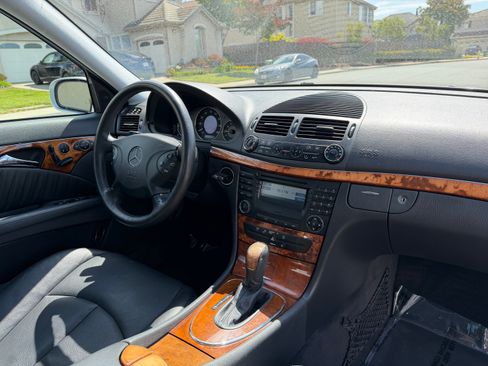 Used 2003 Mercedes-Benz E 320 Sedan image 3