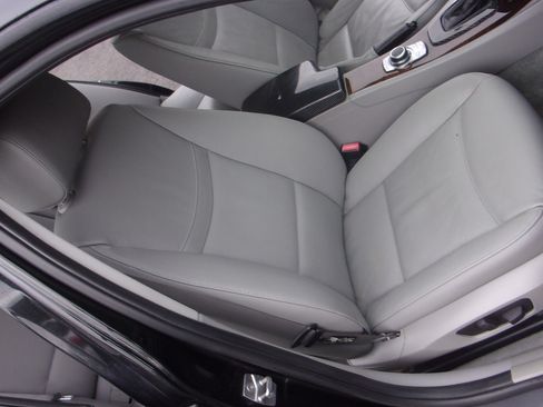 Used 2011 BMW 328i xDrive Sedan AWD/4WD image 28
