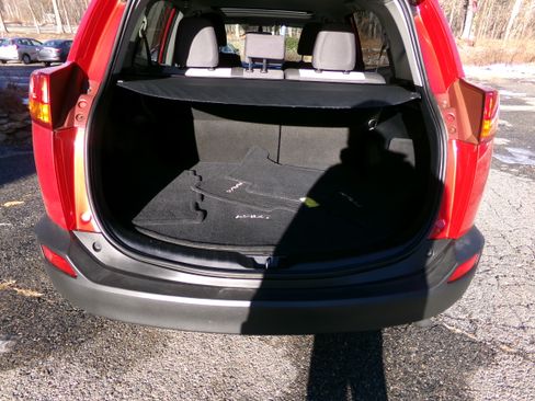 Used 2013 Toyota RAV4 XLE image 10