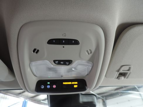 Used 2024 Buick Encore GX Avenir image 37