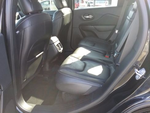 Used 2015 Jeep Cherokee Limited image 9