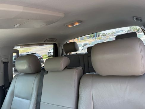 Used 2010 Toyota Tundra 4x4 CrewMax image 13