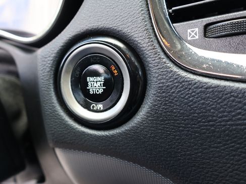 Used 2018 Dodge Durango GT image 28