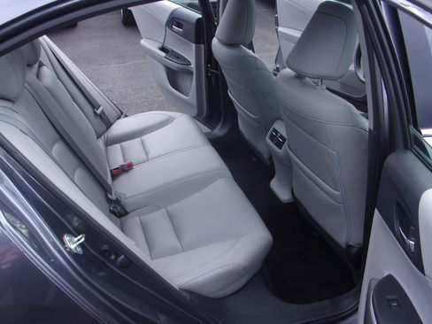 Used 2015 Honda Accord EX-L image 25