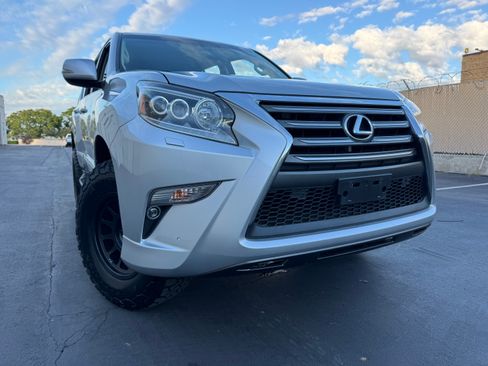 Used 2018 Lexus GX 460 image 16