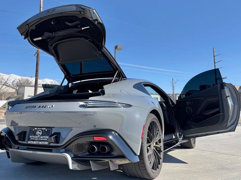 Used 2023 Aston Martin V8 Vantage image 13