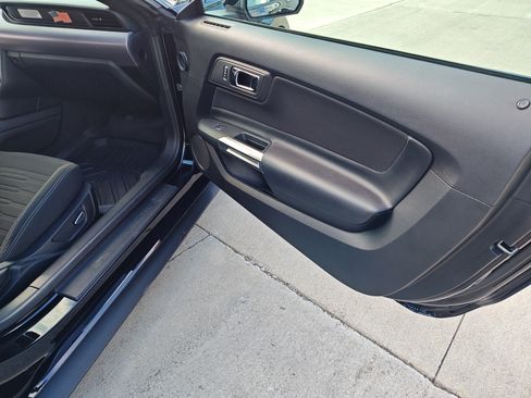 Used 2016 Ford Mustang GT image 37