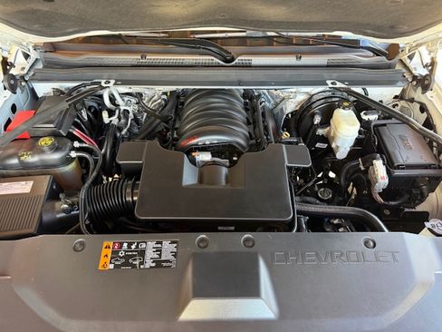 Used 2018 Chevrolet Suburban Premier image 21