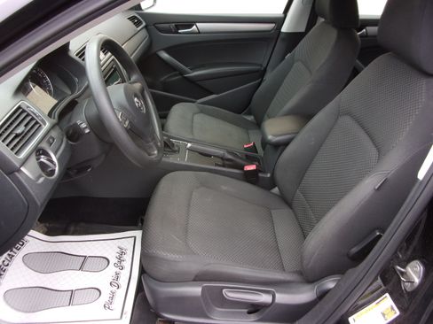 Used 2013 Volkswagen Passat 2.5 S image 8
