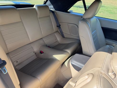 Used 2006 Ford Mustang GT Premium image 18
