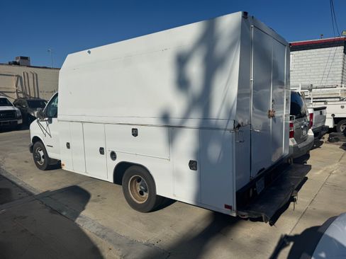 Used 2001 Chevrolet Express 3500 image 9