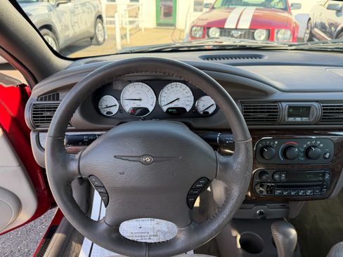 Used 2004 Chrysler Sebring Limited image 16