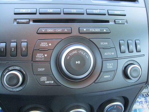 Used 2013 MAZDA MAZDA3 i Touring image 40